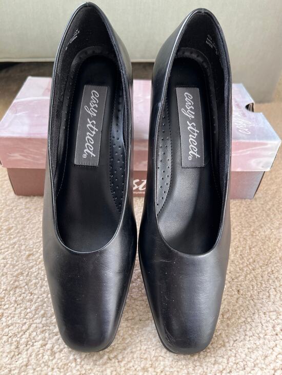 Easy Street Shoes - Easy Street Beth Black Faux Leather Low Block Heel Dress Pumps Shoes Size 9 N